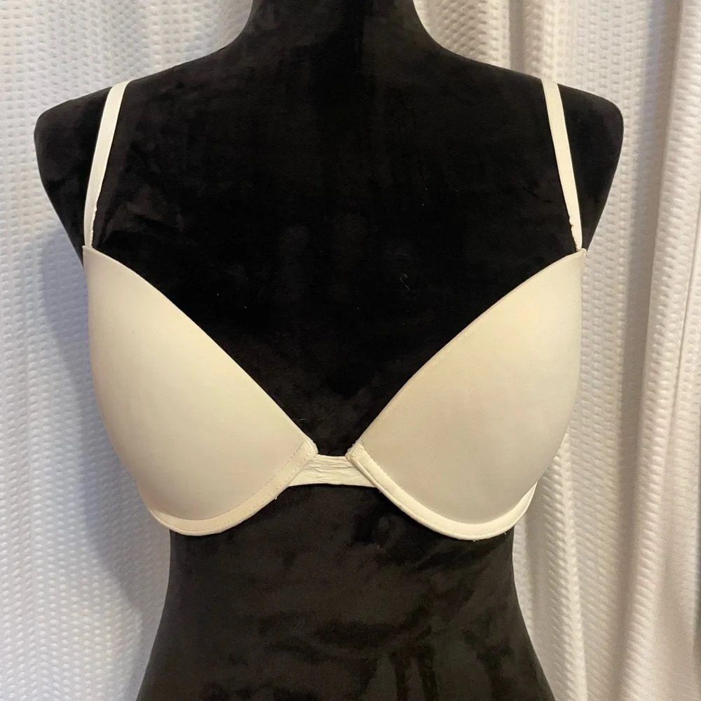 Victoria’s Secret padded plunge white bra size 34D